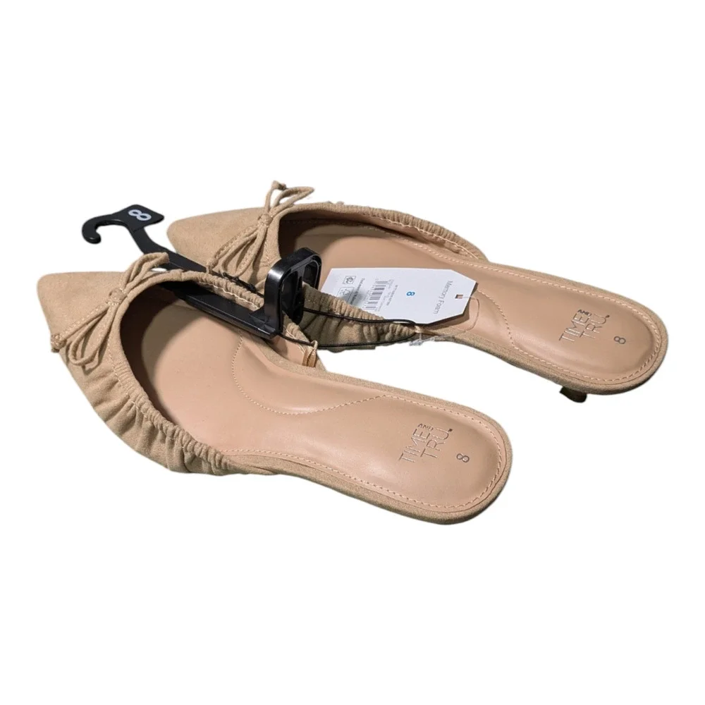Time and Tru Tan Beige Pointed-Toe Faux Suede Kitten Heel Wit Bows Size 8 NWT